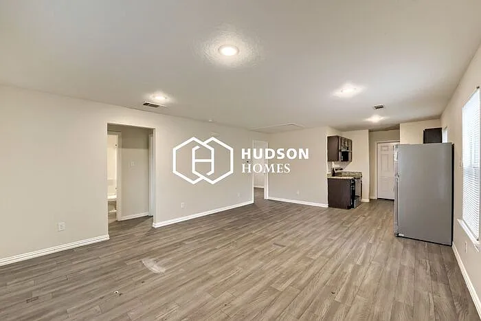 403 Armstrong St — Photo 4