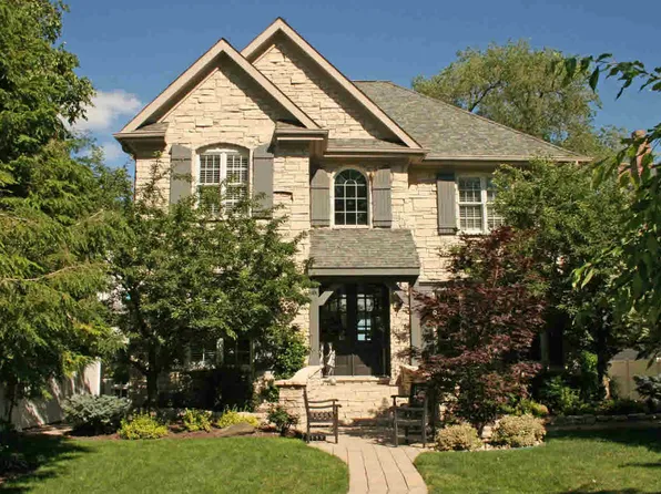 12728 N Lakeshore Dr, La Salle, MI 48145