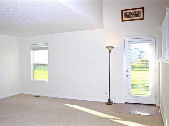 3rd image of 110 Hummock Dr