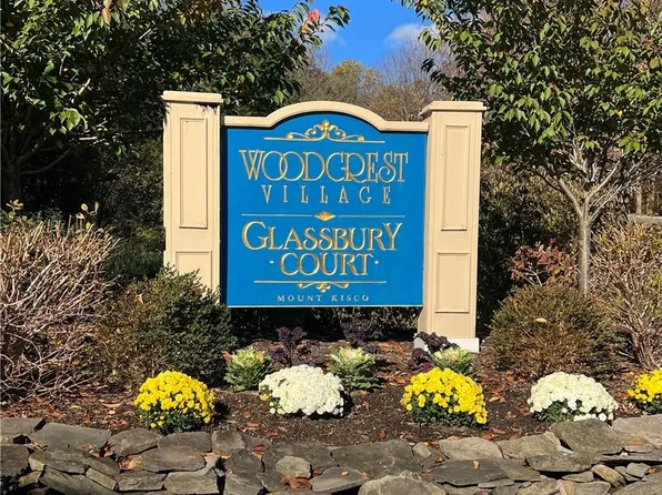 200 Woodcrest Lane #208, Mount Kisco, NY 10549