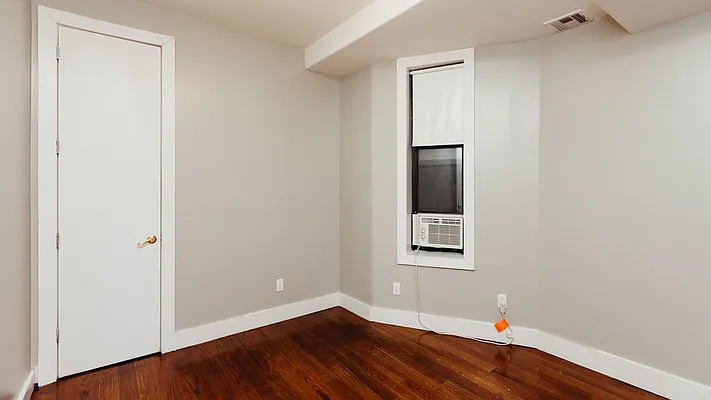 Rented by Nooklyn NYC LLC | media 4