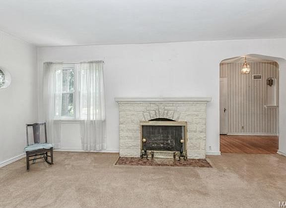 4th image of 169 Cornelia Ave