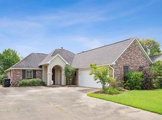 18937 W Lake Terrace Dr, Baton Rouge, LA 70817