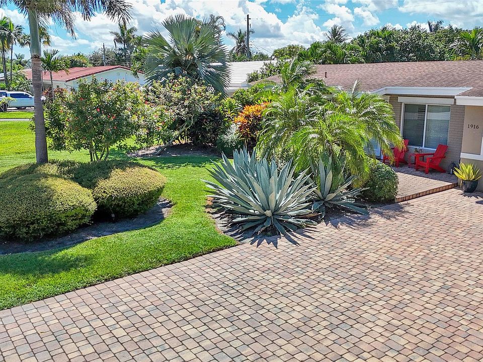 2nd image of 1916 Coral Gardens Drive