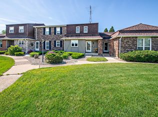 2580 Stratford Dr, Saint Joseph, MI 49085