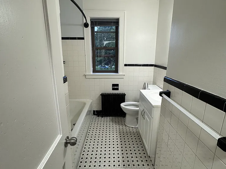 35 Rapallo Ave #3E — Photo 27