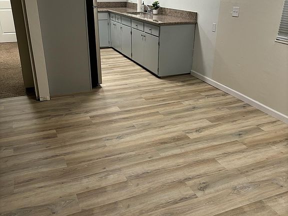 5th image of 1051 Roewill Dr #10
