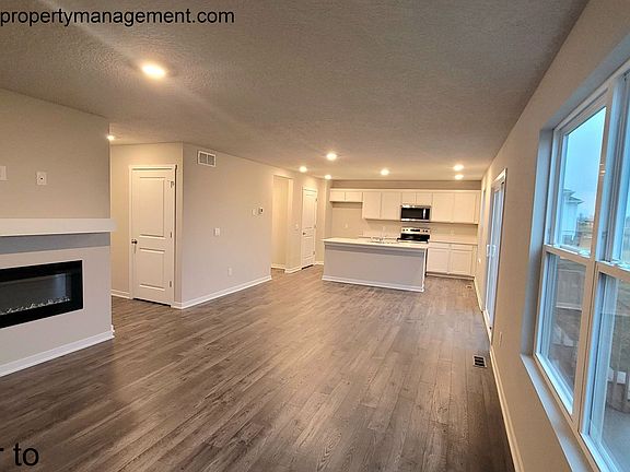 2nd image of 1024 Cove St SE