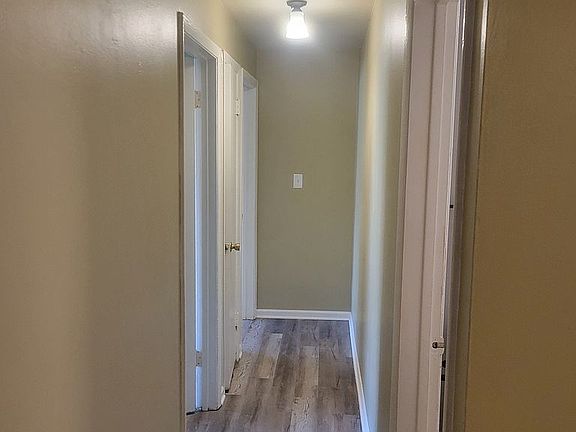 4th image of 727 S Maple Ave #100