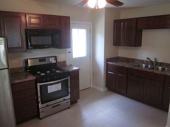 3rd image of 757 Bluff City Blvd