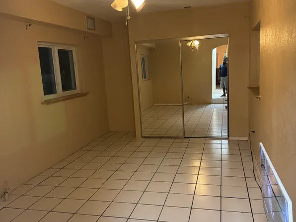 940 NE 147th St, North Miami, FL