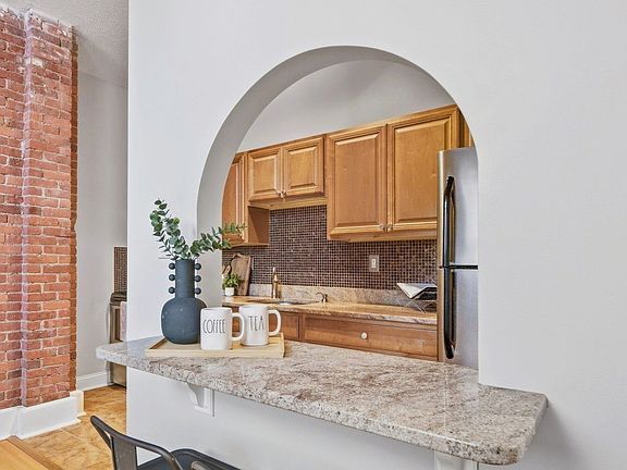 4th image of 54 Forest St APT 212