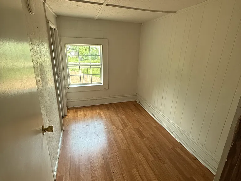 1820 S Livingston St — Photo 7