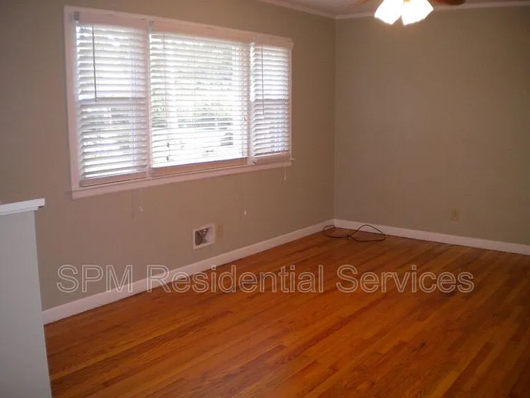 213 Huntington Rd — Photo 10