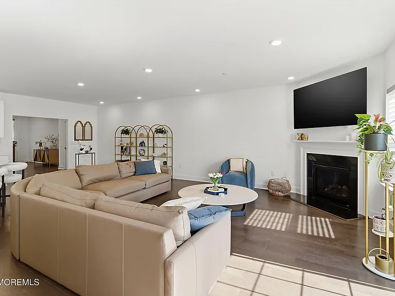 1402 Journey Ave — Photo 6
