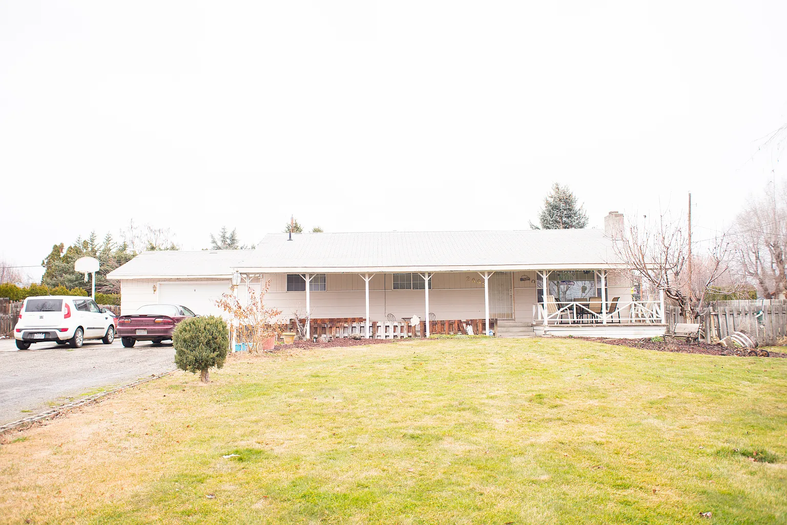 2005 Hill Dr photo 1
