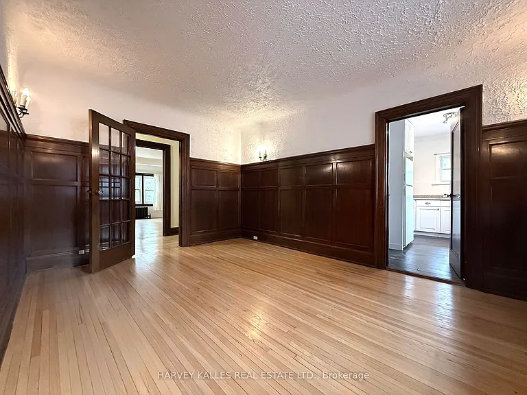 42 Glencairn Ave #B — Photo 11