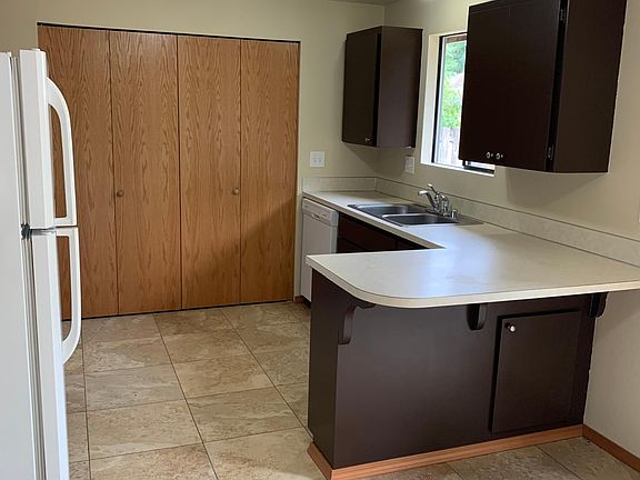 3rd image of 7625 47th Ave NE APT 6