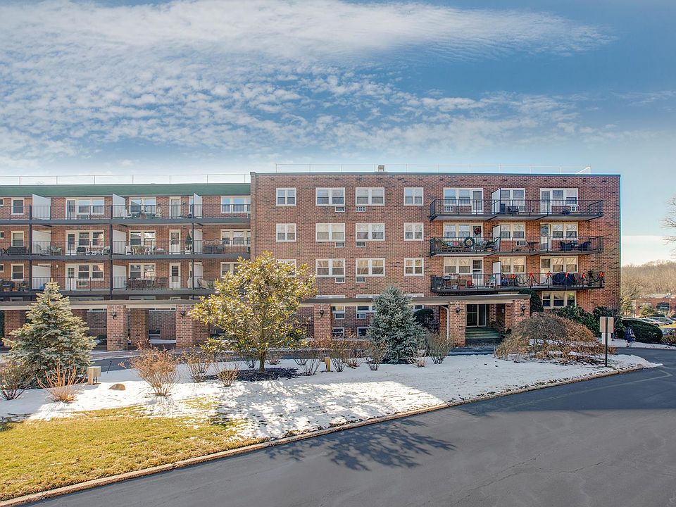 1st image of 34 Pearsall Ave APT 1J