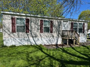 11860 Maplewood Dr, Wolcott, NY 14590
