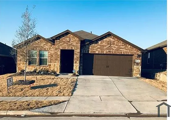 2626 Fieldcrest Ln — Photo 3