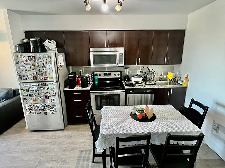 1420 Dupont St #513 — Photo 4