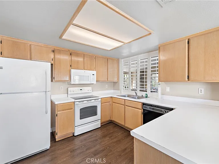 68 Corniche Dr #C — Photo 43