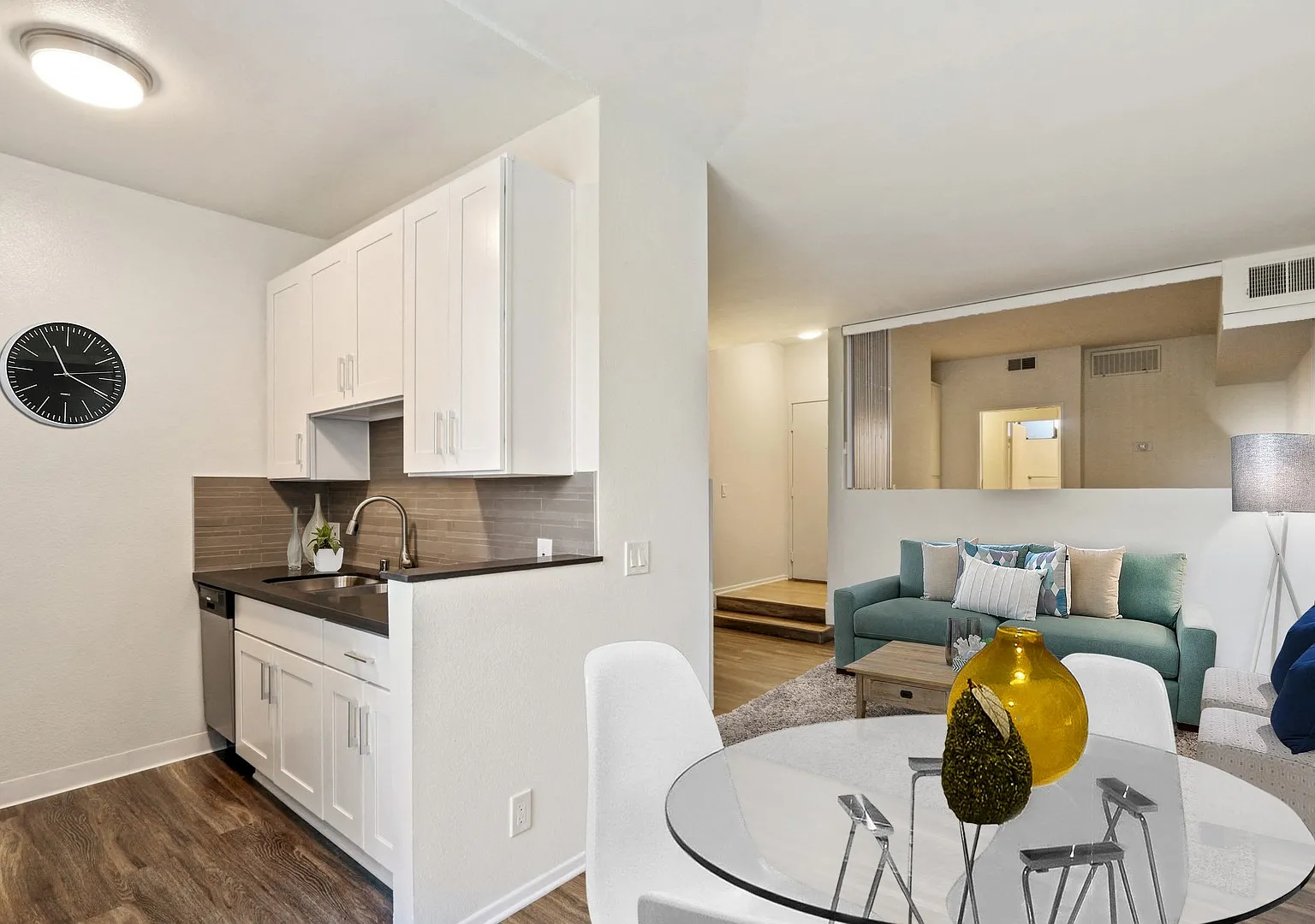 Park Overland Apartments — Photo 2
