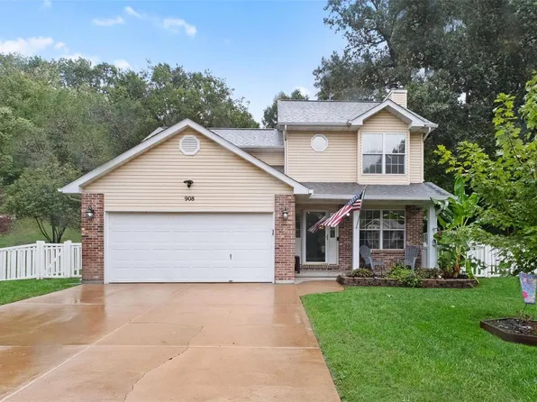 908 Falcon Dr, Imperial, MO 63052