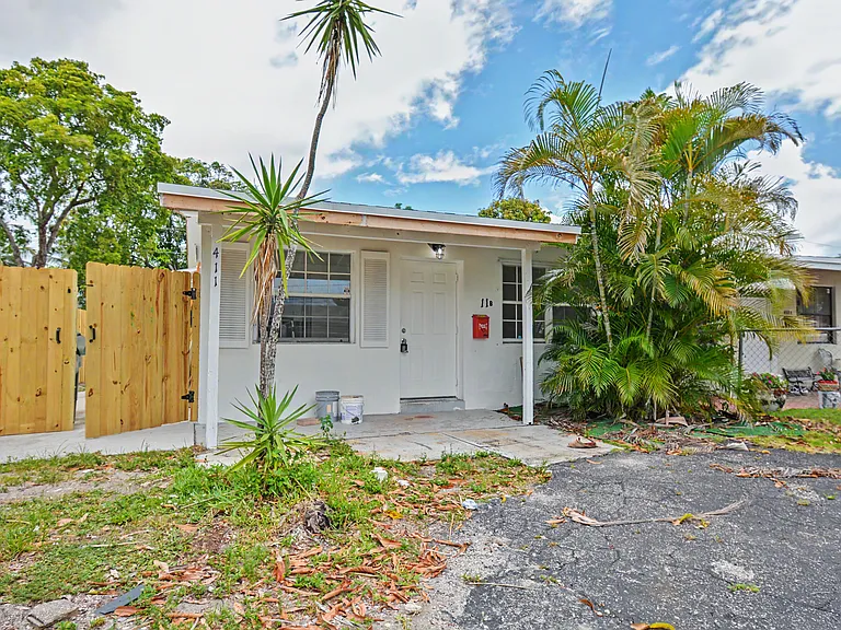 411B NE 57th Ct — Photo 14