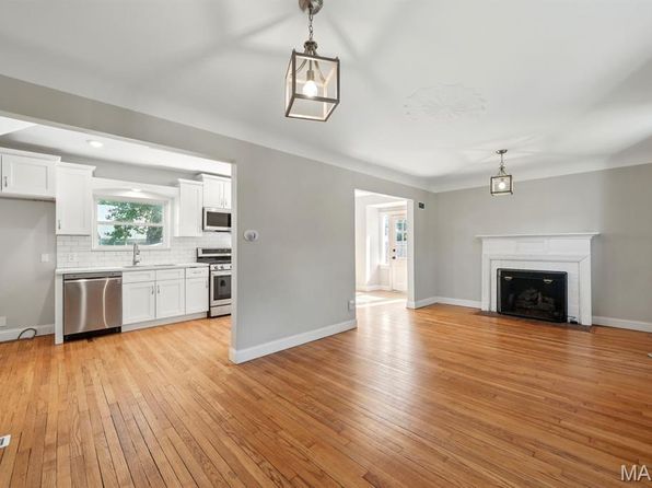 517 McLain Ln, Saint Louis, MO 63122