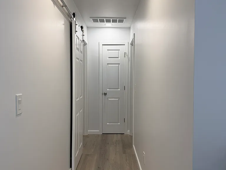 1552 NW Van Buren Ave — Photo 4