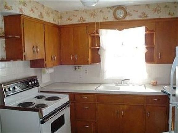 4th image of 2070 Gardenland Ave