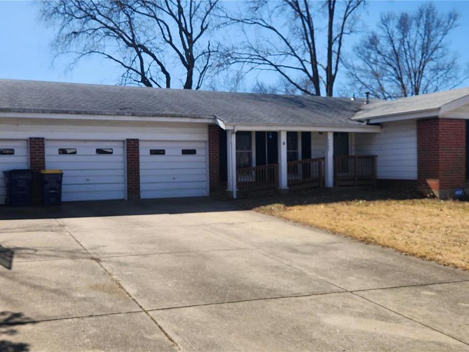 2nd image of 4390 Sulla Dr