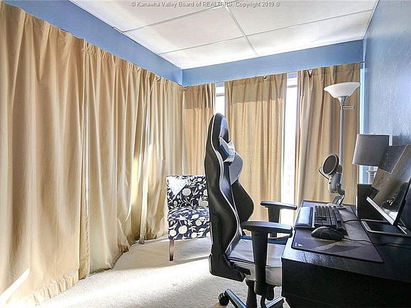 3rd image of 820 Scenic Dr