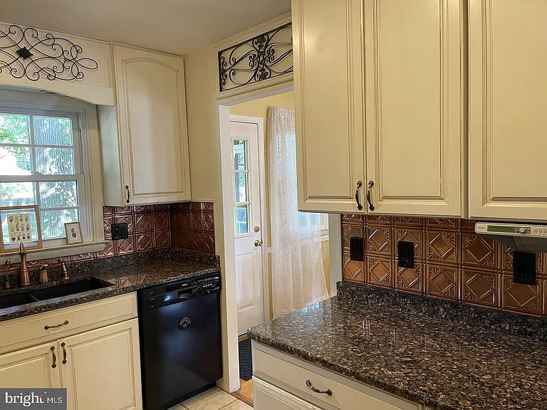 507 Webb Rd — Photo 12