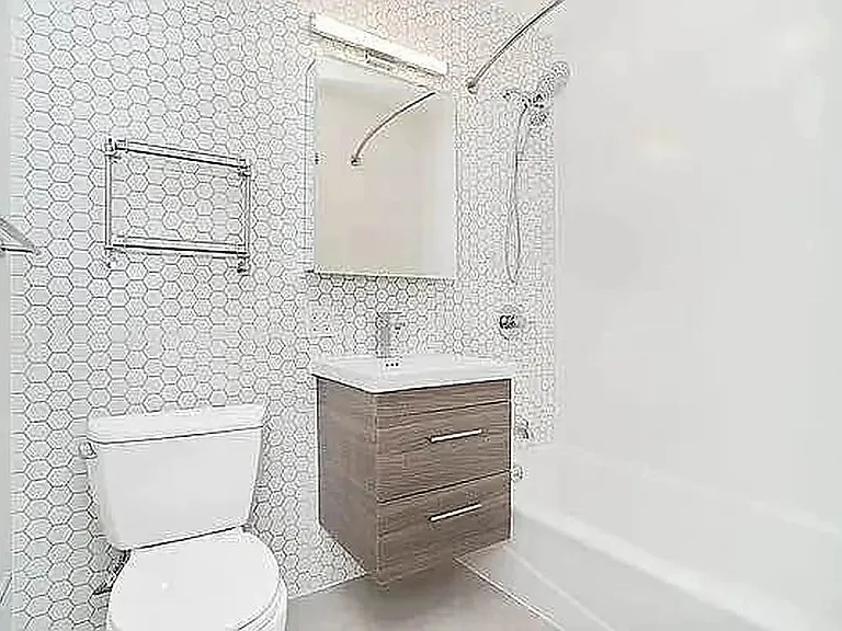 200 E 116th St #3N — Photo 10