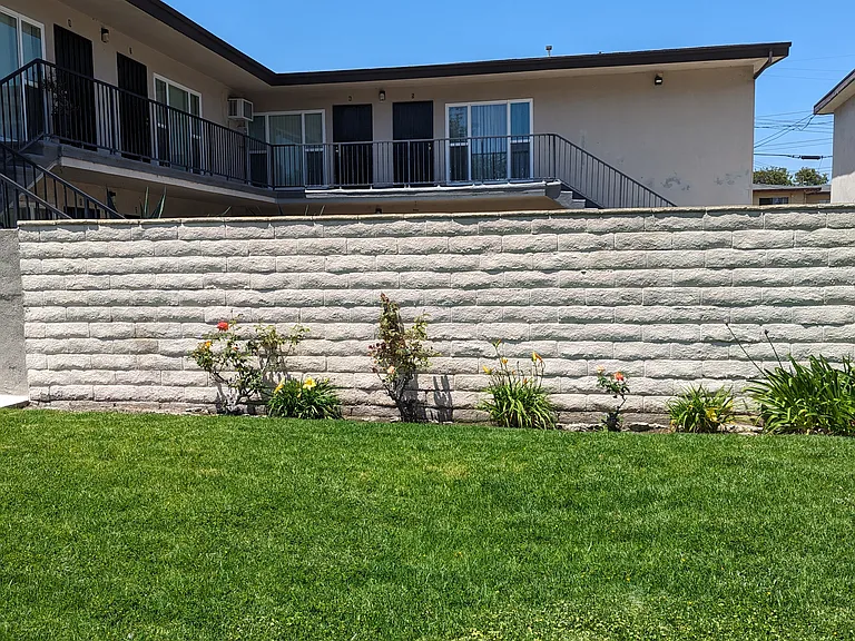 1827 W Sallie Ln #5 — Photo 1