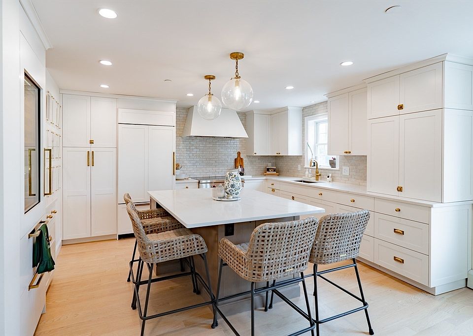 1st image of 237 Bunker Hill St Unit 237