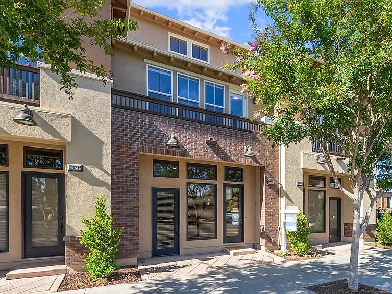 1469 W San Carlos St — Photo 1