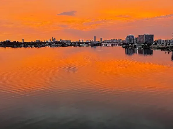 7935 East Dr APT 904, North Bay Village, FL 33141