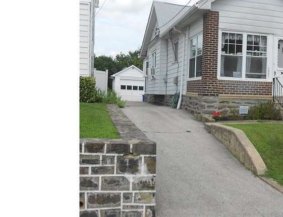 2nd image of 1421 Bleigh Ave