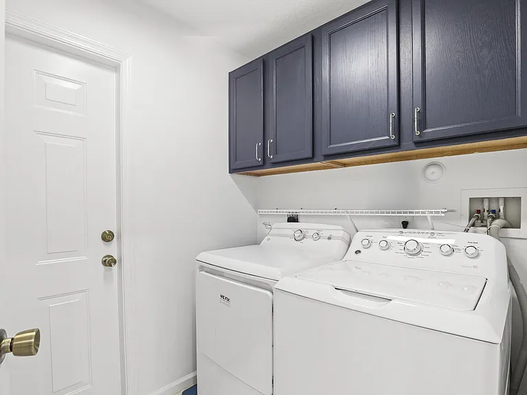 13885 Sheffield St — Photo 26