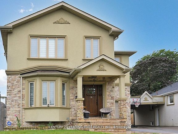 2nd image of 11 Bellvare Cres