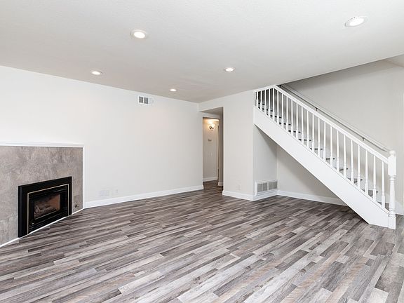 3rd image of 6281 Mahan Dr