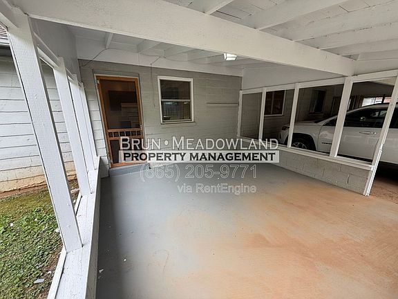 2nd image of 3813 Woodlake Dr NE