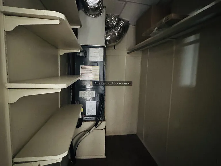 1122 Dallas St #2 — Photo 9
