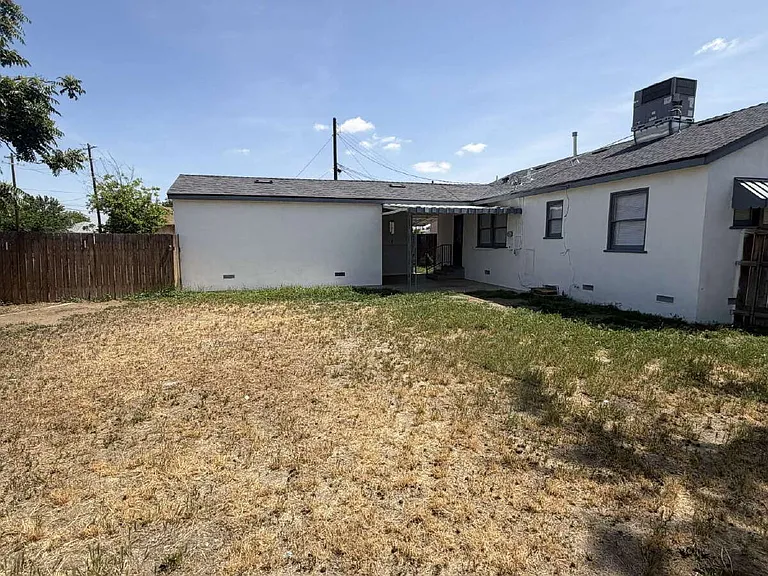 1400 Maitland Dr — Photo 13