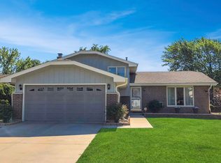 617 Gavin Ave, Romeoville, IL 60446