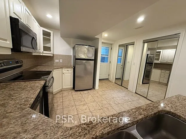 12 Lynd Ave #LOWER — Photo 4